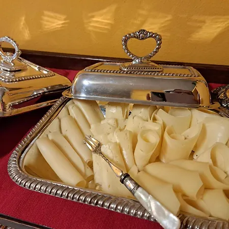 La Dimora Di Luca Bed & Breakfast 3*
